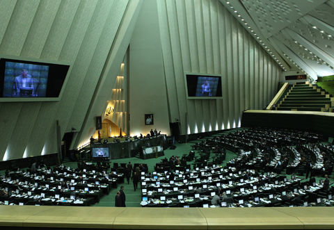 تصویب کلیات و اصلاحات لایحه افزایش سرمایه‌ شرکت‌های بورسی در مجلس