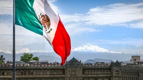 کاهش ۵۱.۵ درصدی درآمدهای ارزی مکزیک از بخش گردشگری