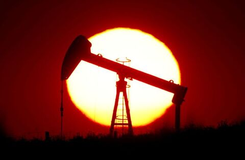 افت قیمت نفت با پیش‌بینی کاهش تقاضای جهانی