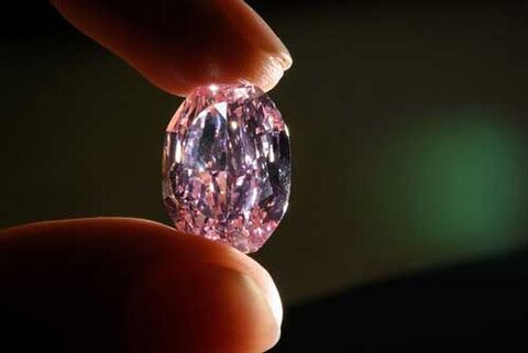 رکورد فروش گران‌ترین الماس صورتی شکسته شد