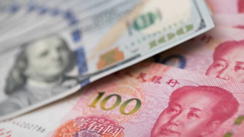 یوآن چین در رقابت با دلار آمریکا پیروز میدان است