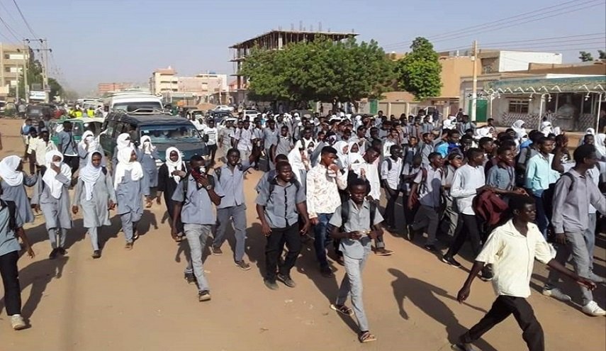 ما سبل حل الأزمة في السودان مع تفاقم الانسداد السياسي؟