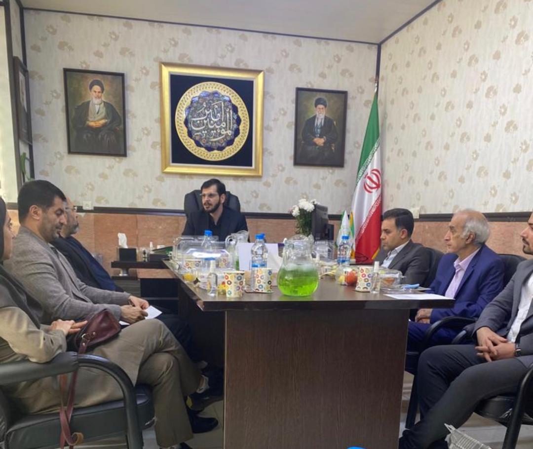 بازدید اعضای حزب ایران قوی از مجتمع خیریه درمانی تخصصی و عمومی تهران