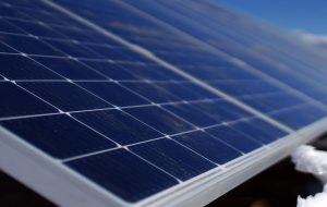 تابش برق نیروگاه خورشیدی بزاگرس بر تابلوی بورس