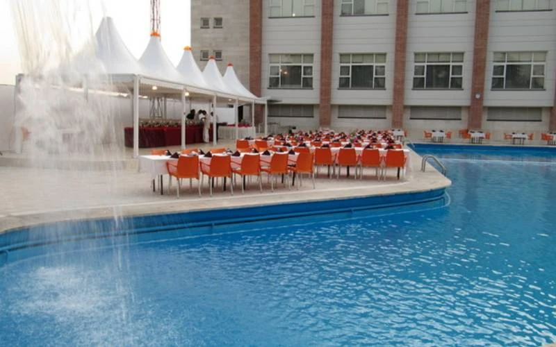 رستوران آبشار هتل اوین تهران