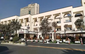 راهنمای معرفی کافه و رستوران های هتل اوین تهران