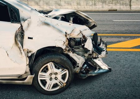 دریافت خسارت در تصادفی که مقصر متواری شده؛ مراحل قانونی و مدارک لازم