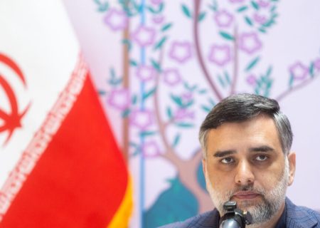 بازدیدکنندگان برای حضور در باغ کتاب تهران بیشتر از حمل‌ و نقل عمومی و مترو استفاده کنند