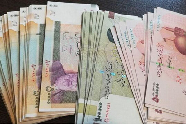 کشف پول نقد به ارزش ۷۴ میلیارد ریال از یک فرد خارجی توسط مأموران گمرک