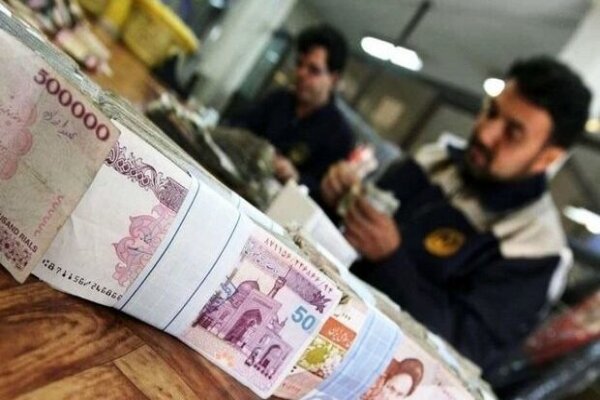 تداوم نرخ سود منفی و کوچ سرمایهها از بانکها