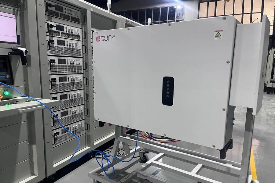 افتتاح نخستین کارخانه تولید اینورترهای صنعتی برای نیروگاه‌های خورشیدی