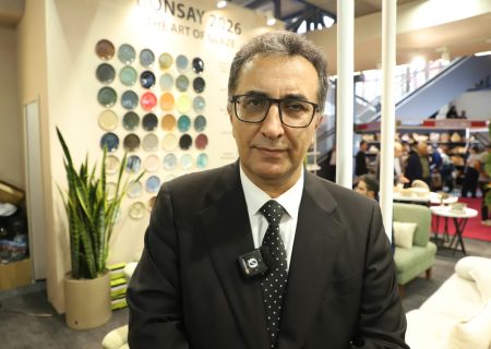 تولید پرسلان رنگی بسیار دشوار و پیچیدگی‌های خاص خود را دارد